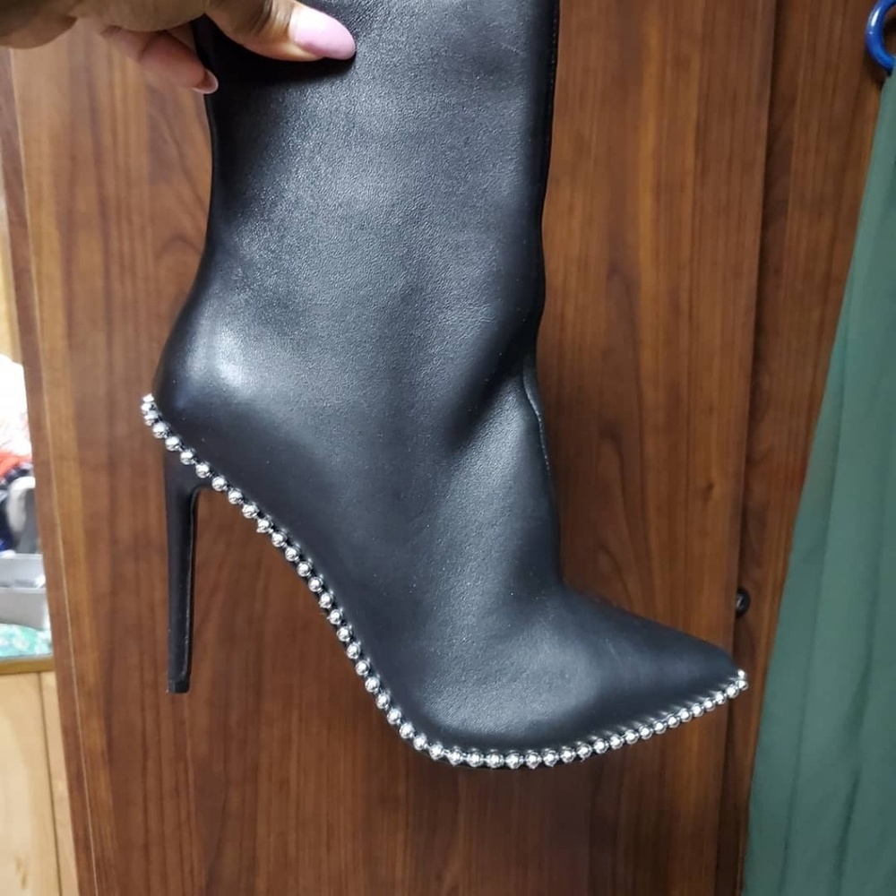 Black bootied